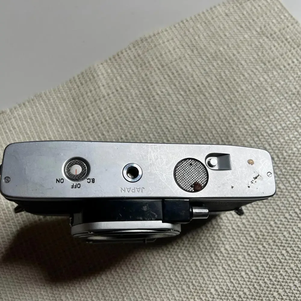 Minolta SRT 101 35mm Film SLR Camera‎ Body Only Shutter Fires Untested